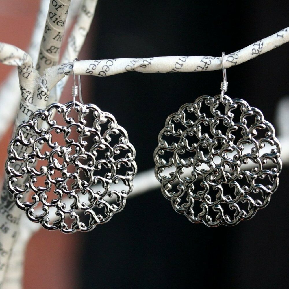 Stella Blue Design "Walk this Way" Earrings Vintage Silver Filigree Disks